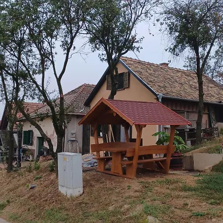 Macskajaj Vendeghaz *